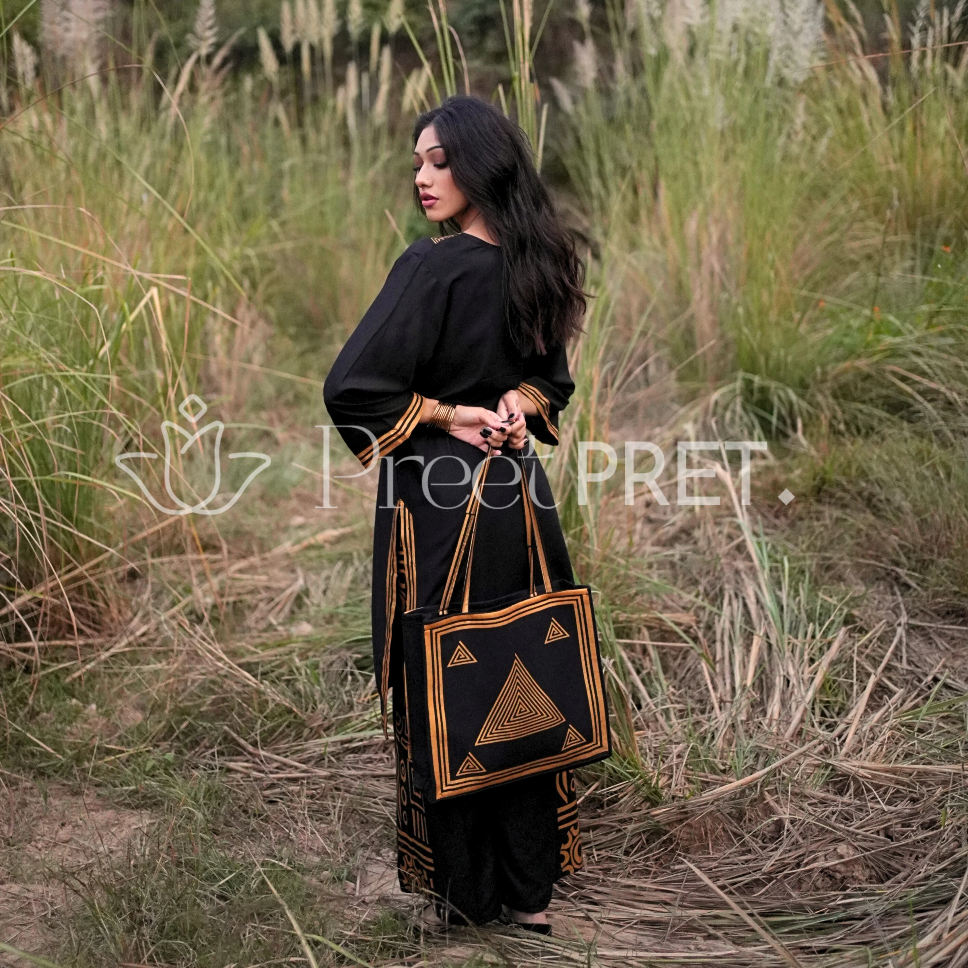 ARCANE THREADS Wear with Bag - Image 3