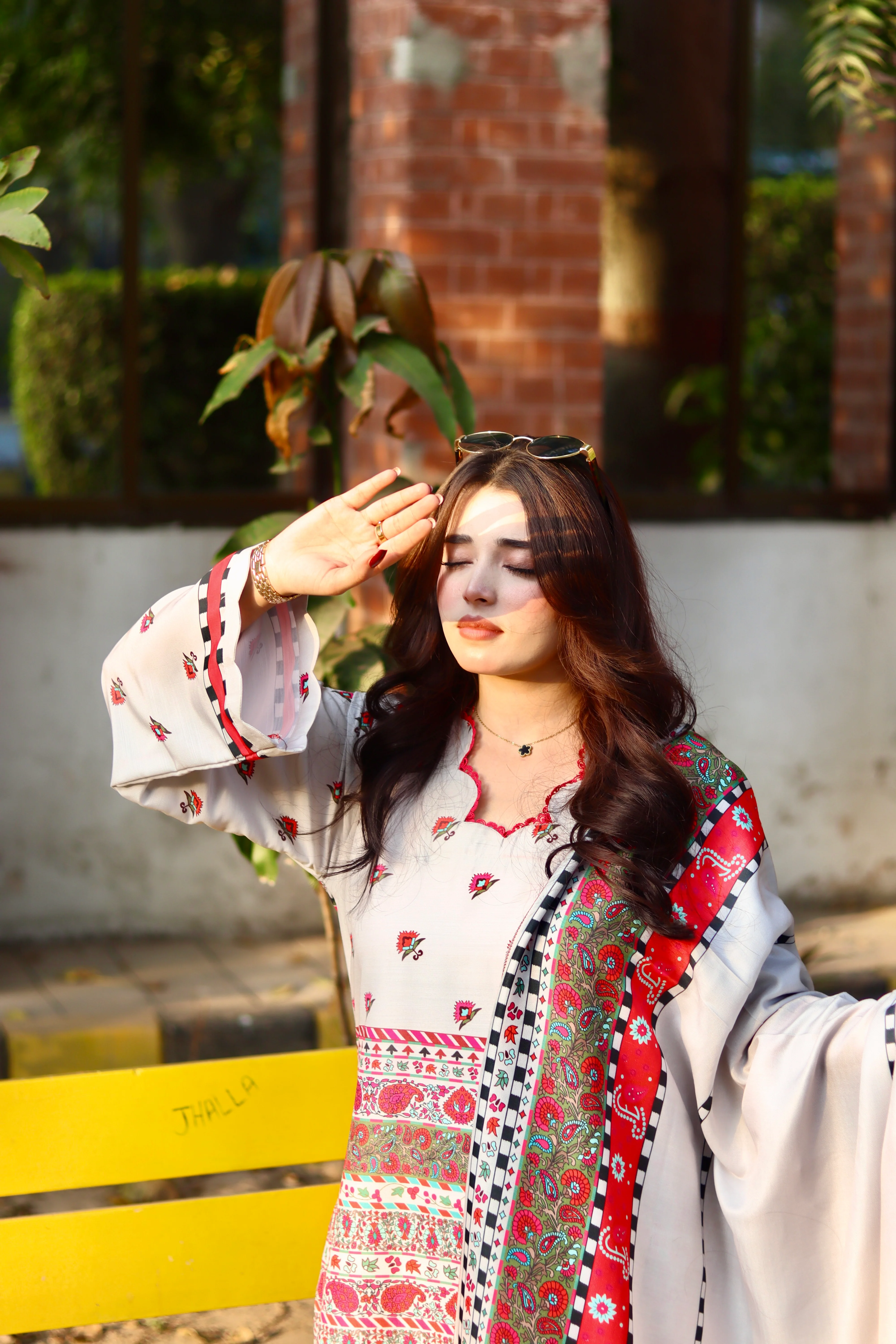Resham 3Pc - Image 5